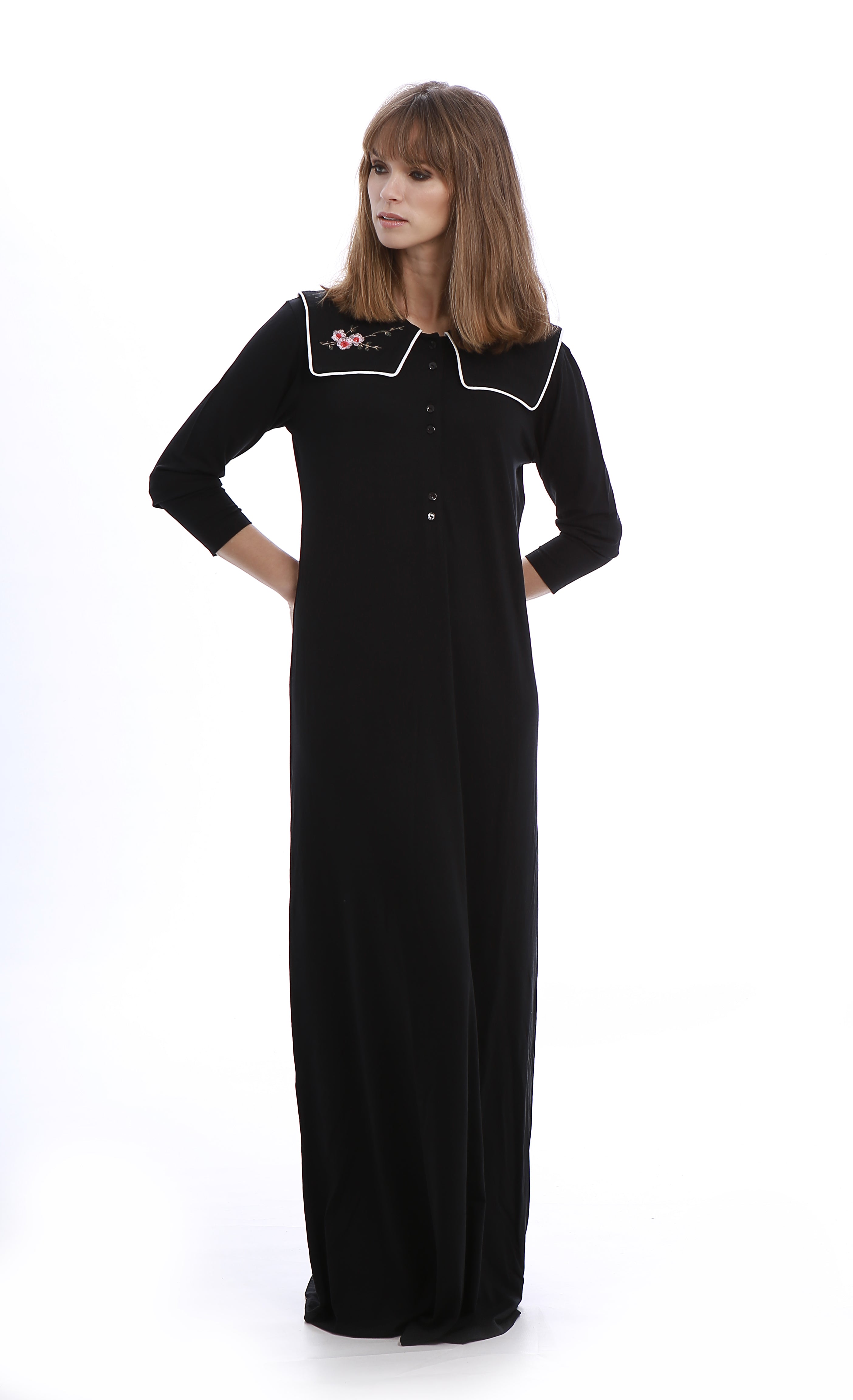 An A-line maxi nightdress that combines the vintage with the contemporary for a stunningly perfect result.